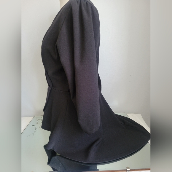 HI/LO PUFF 3/4 SLEEVE WRAP TOP - Picture 4 of 5